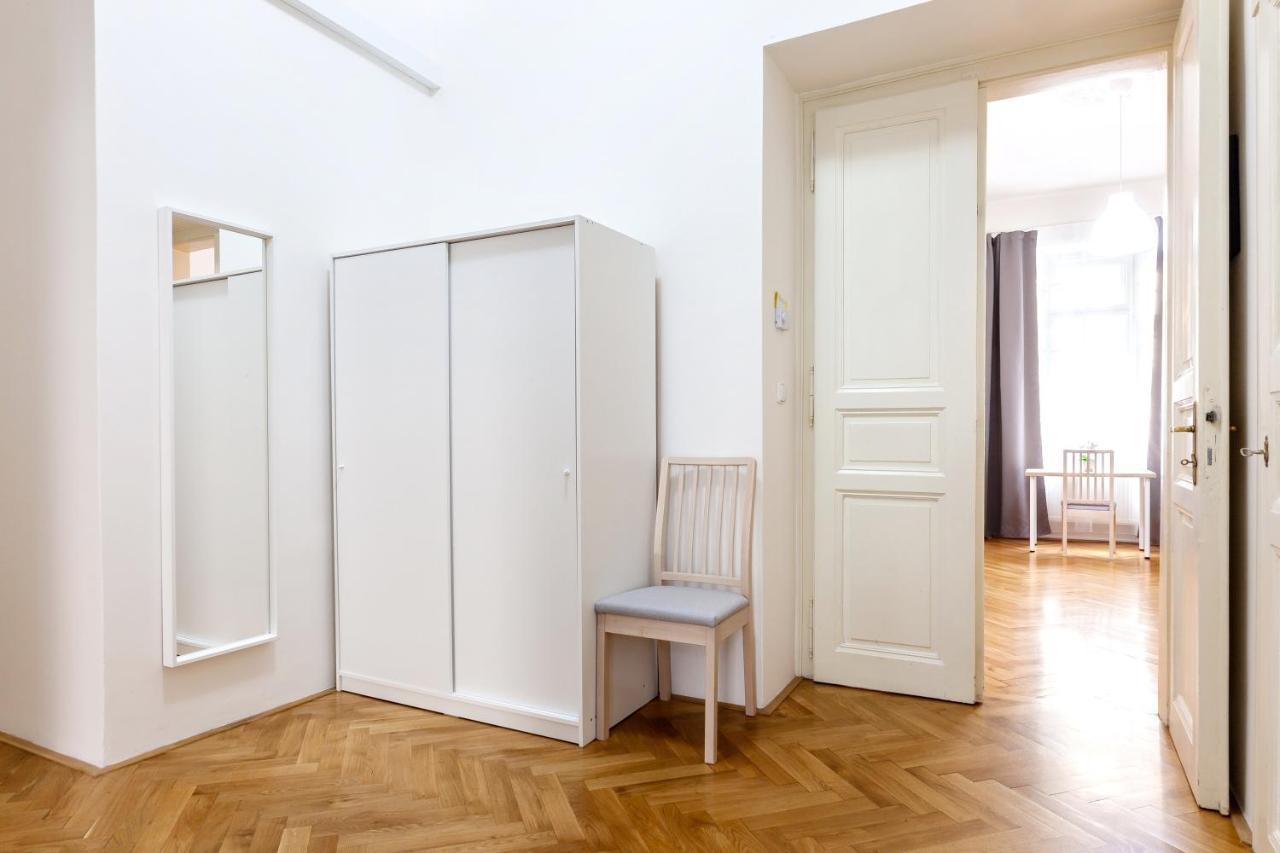 City Castle Aparthotel Прага Екстериор снимка