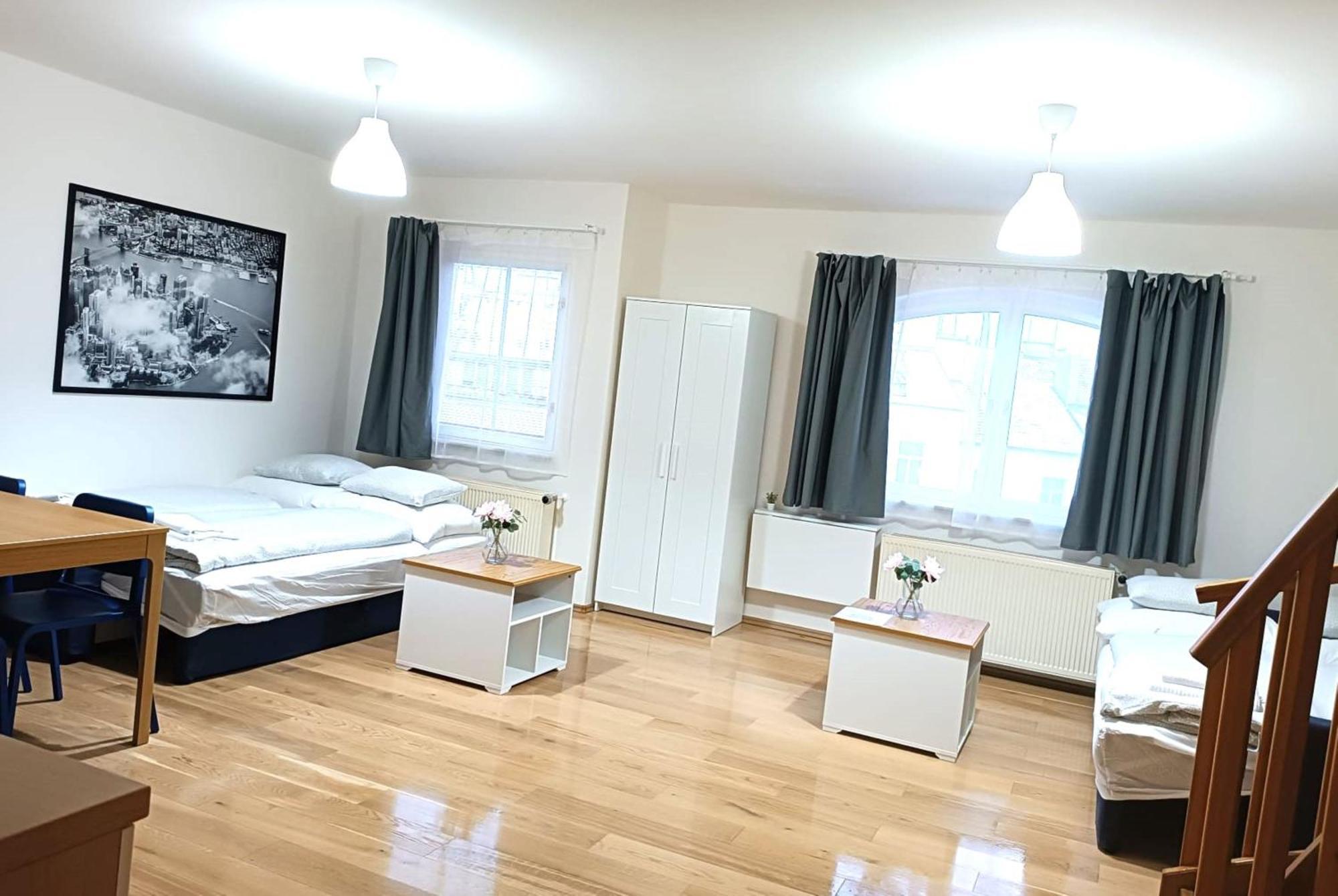 City Castle Aparthotel Прага Екстериор снимка