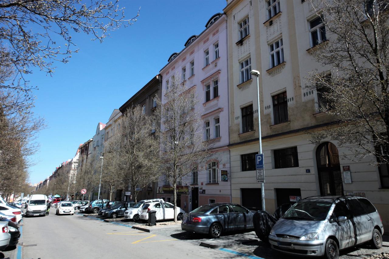 City Castle Aparthotel Прага Екстериор снимка