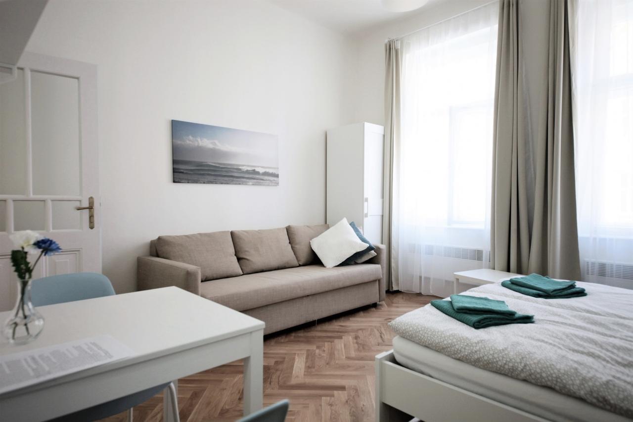 City Castle Aparthotel Прага Екстериор снимка