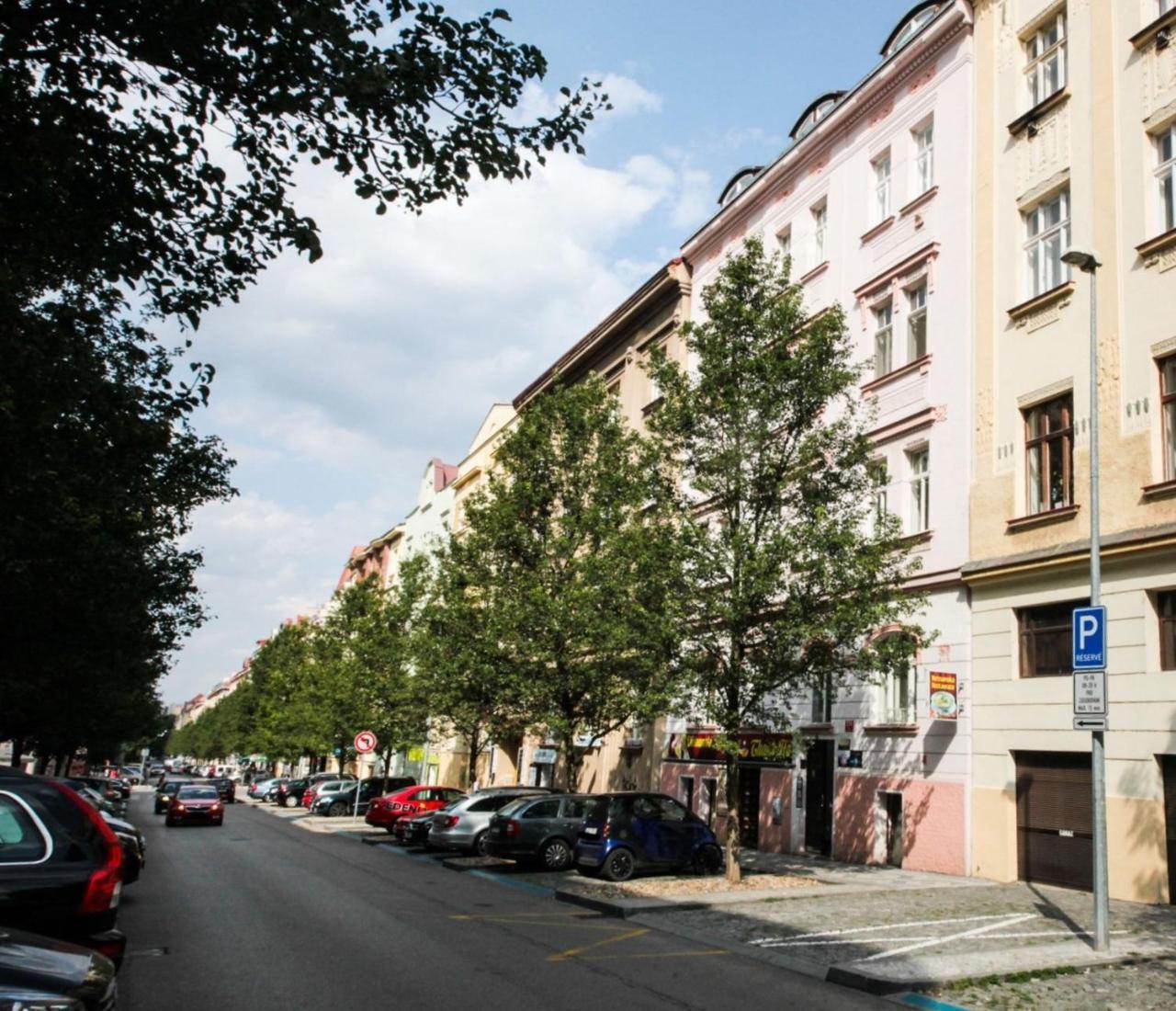 City Castle Aparthotel Прага Екстериор снимка