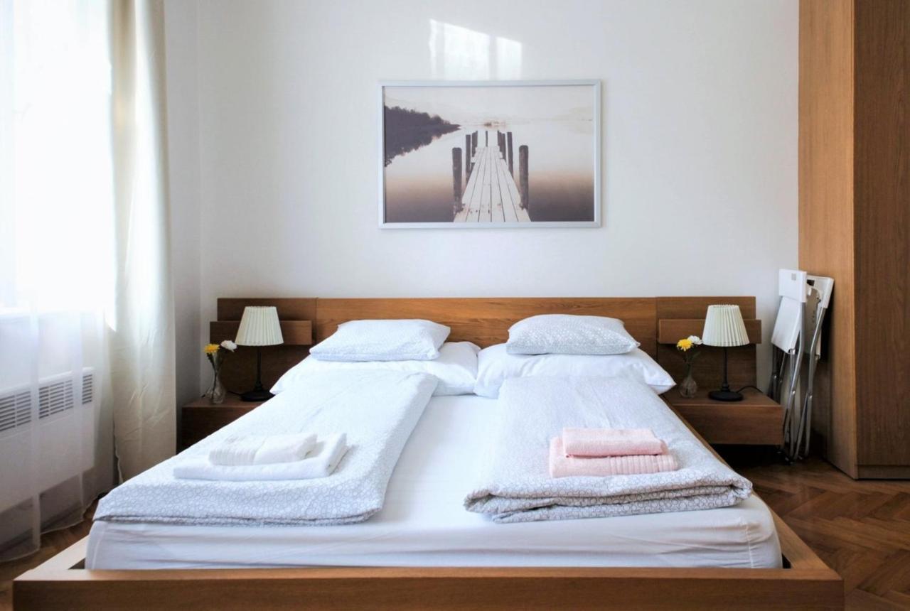 City Castle Aparthotel Прага Екстериор снимка