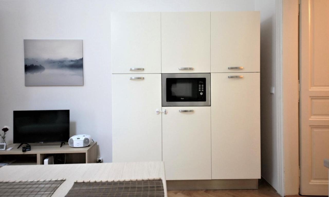City Castle Aparthotel Прага Екстериор снимка