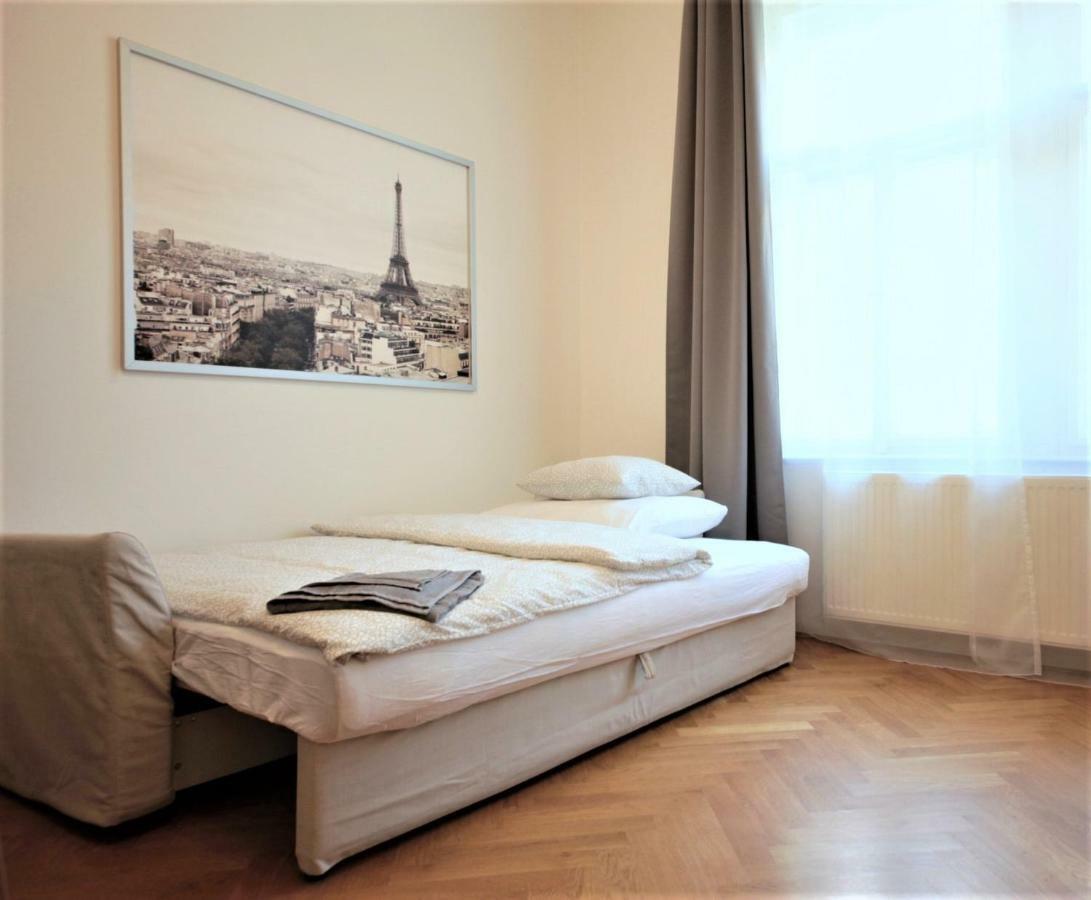 City Castle Aparthotel Прага Екстериор снимка